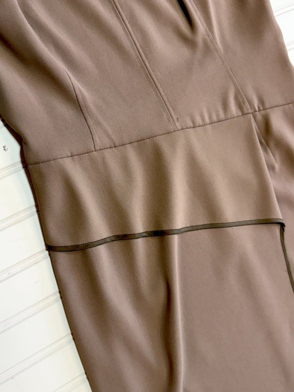 Anne Klein Taupe Sheath Dress Size 6 Sleeveless Work Career Midi - Picture 6 of 10